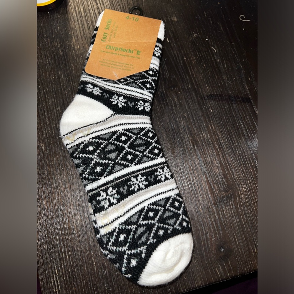 NWT Chirpysocks Black White Snowflake Designs Shoe Size 4-10